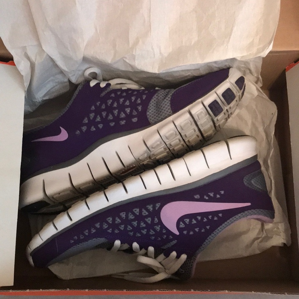 Nike free runs